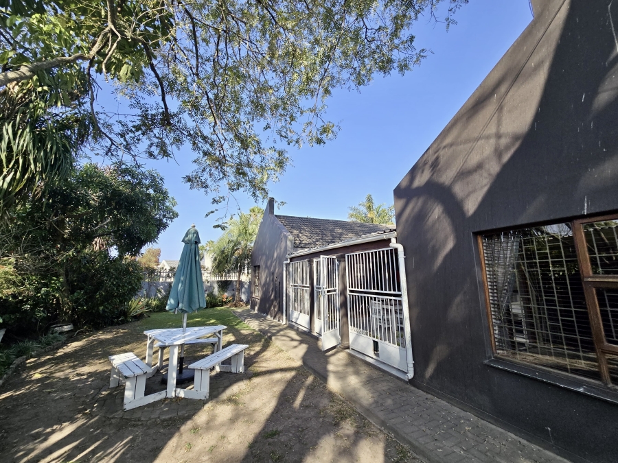 4 Bedroom Property for Sale in Loerie Park Western Cape